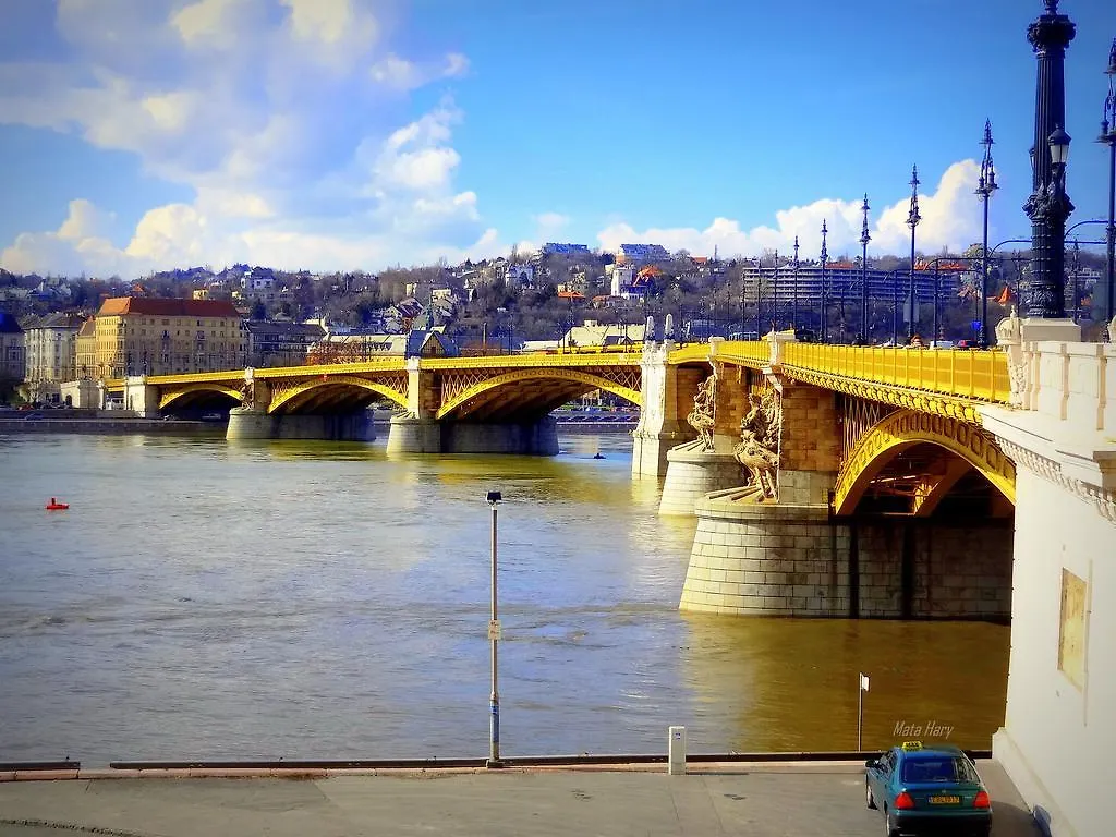 Unique Studio At The Danube With Aircon Budapest
